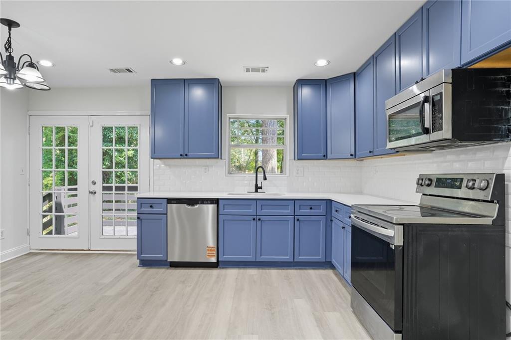 2461 Old Colony Road