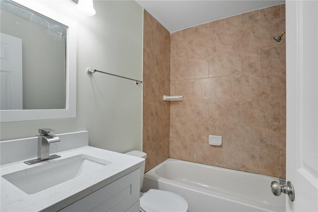 2461 Old Colony Road