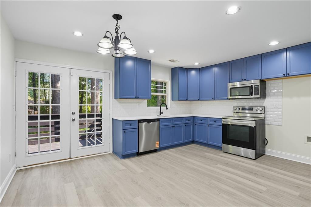 2461 Old Colony Road