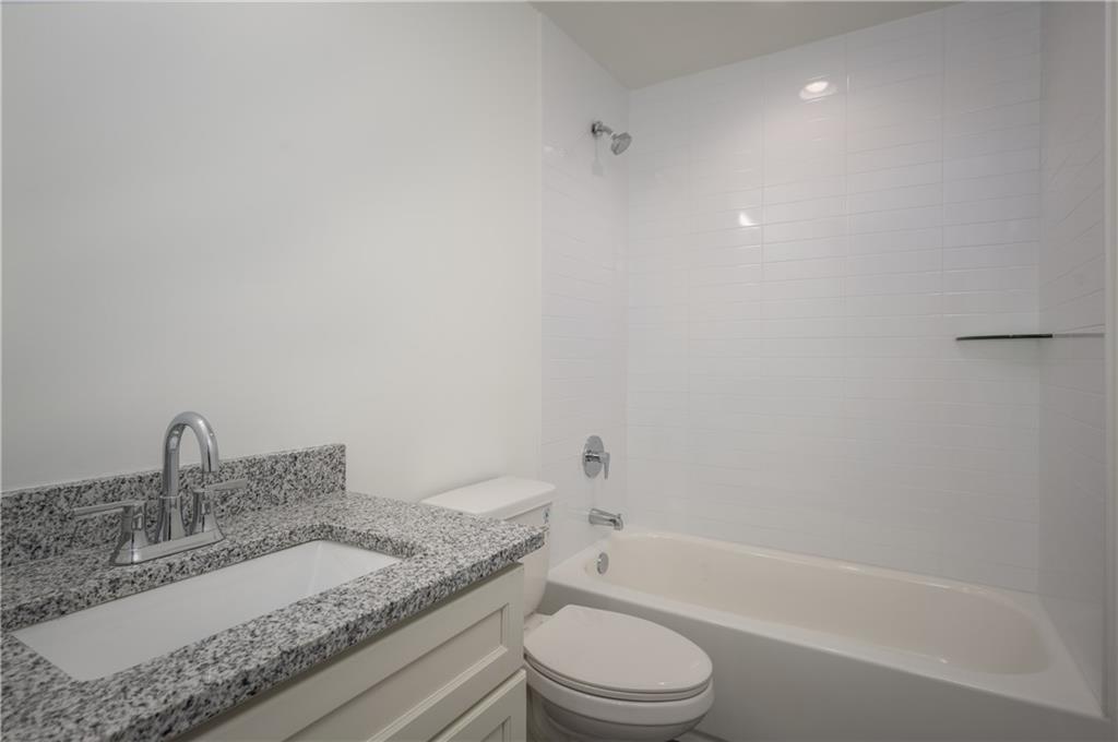 600 Parkway Drive NE