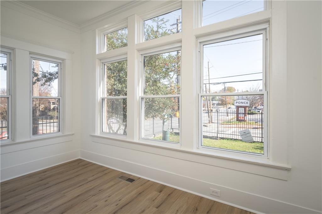 600 Parkway Drive NE