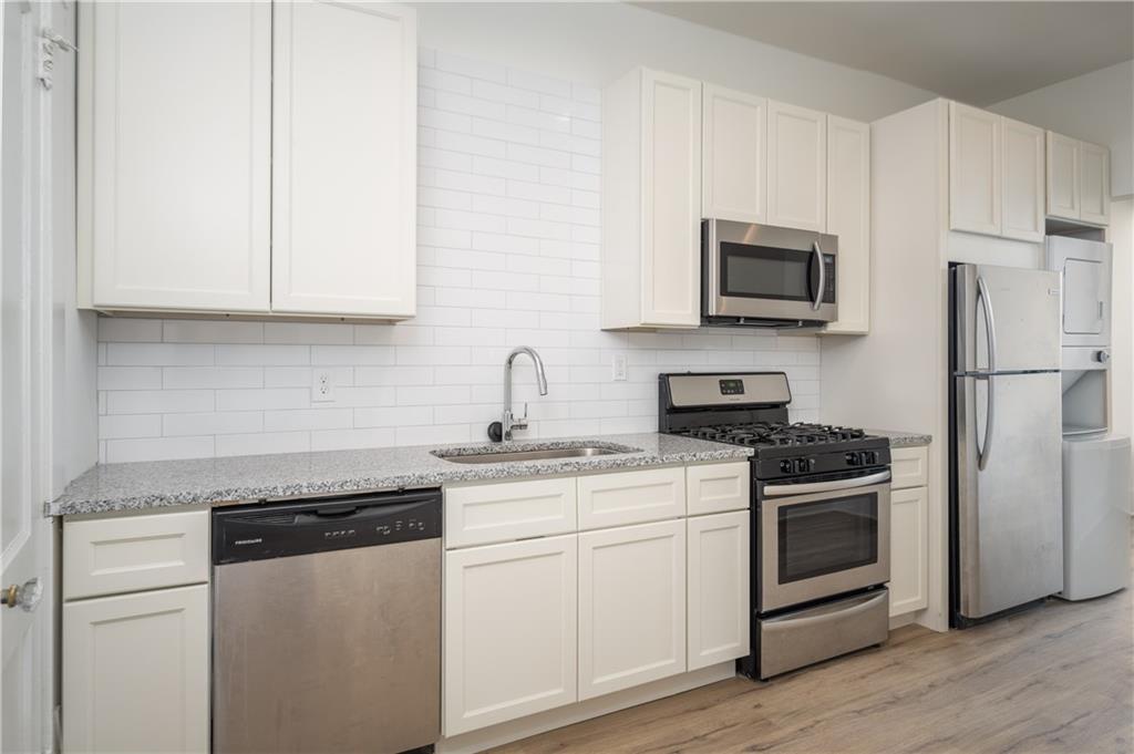 600 Parkway Drive NE