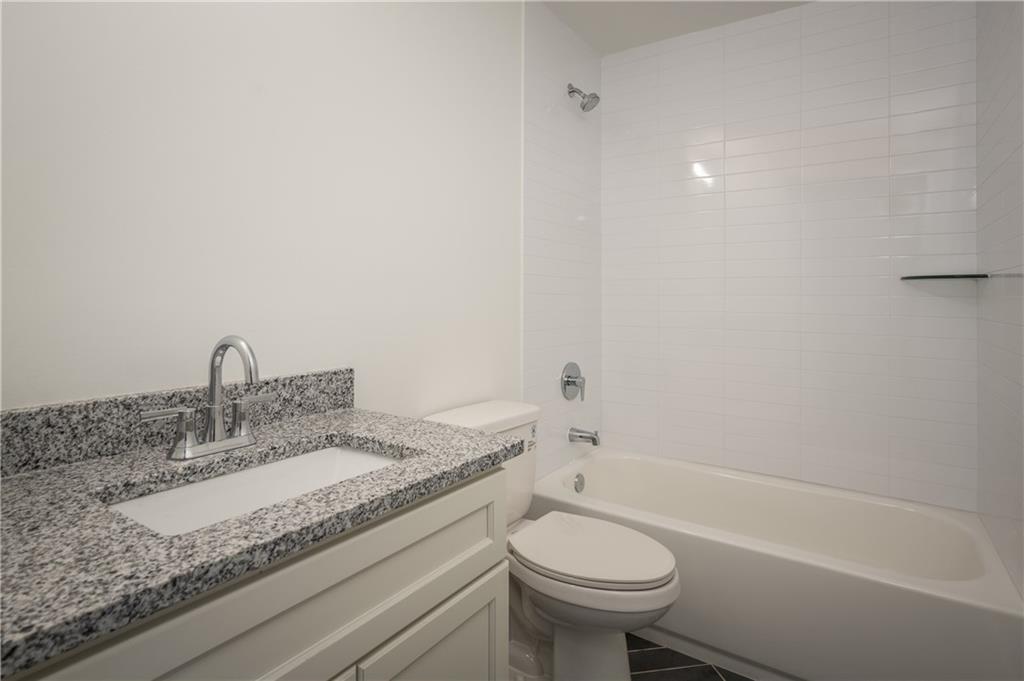 600 Parkway Drive NE