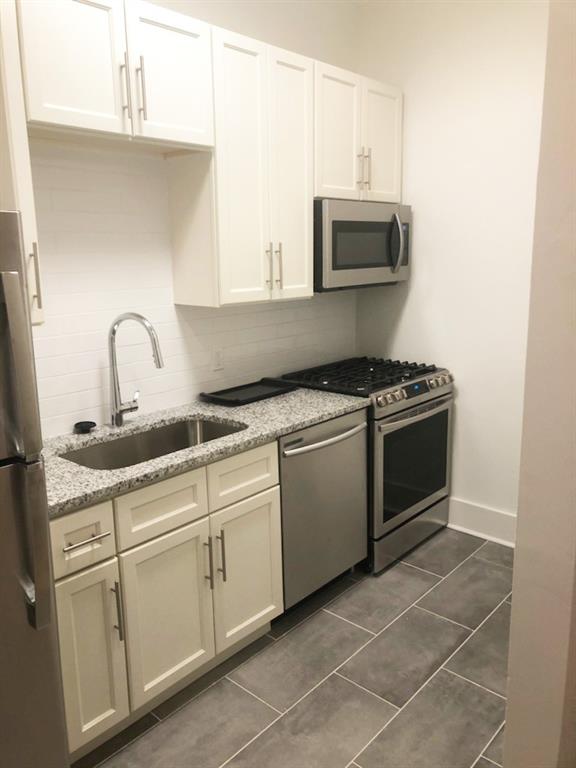 600 Parkway Drive NE