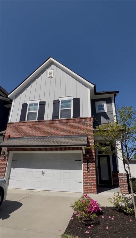 2523 Oakbourne Lane