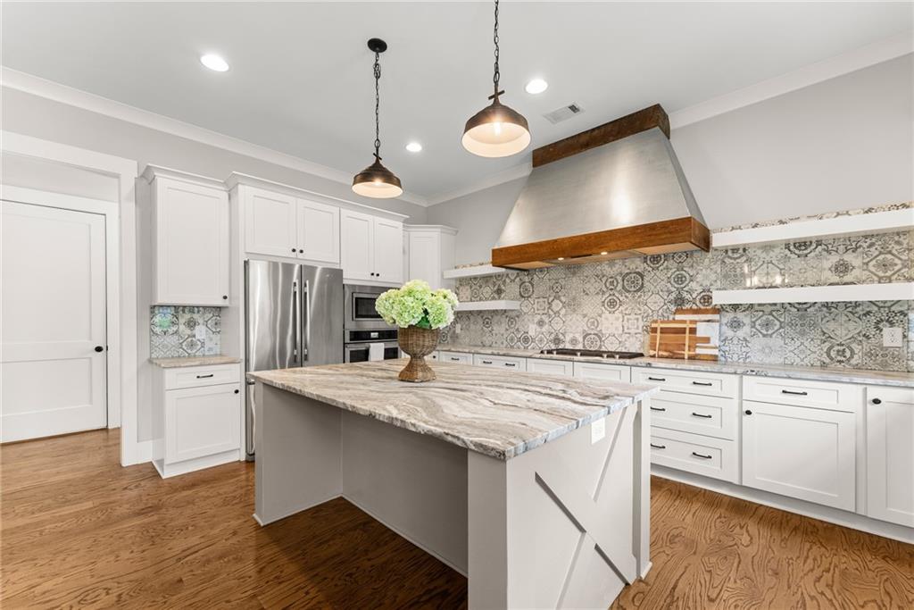200 Ivy Meadow Way
