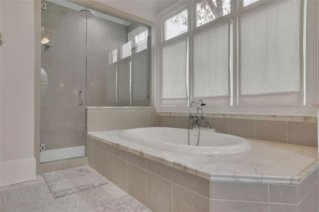 4084 Peachtree Dunwoody Road NE