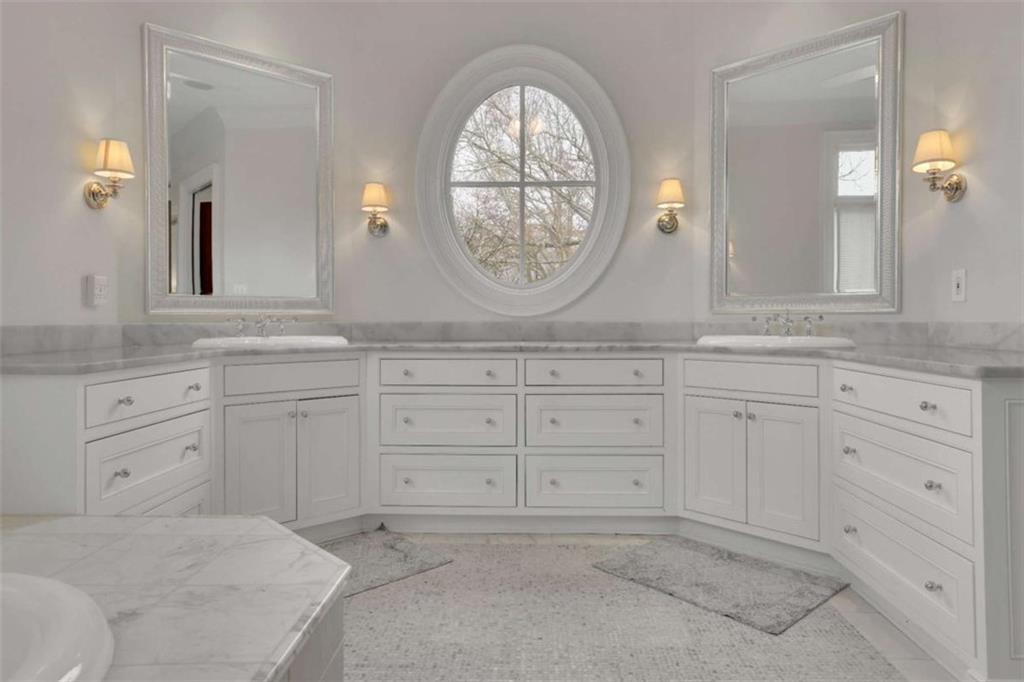 4084 Peachtree Dunwoody Road NE