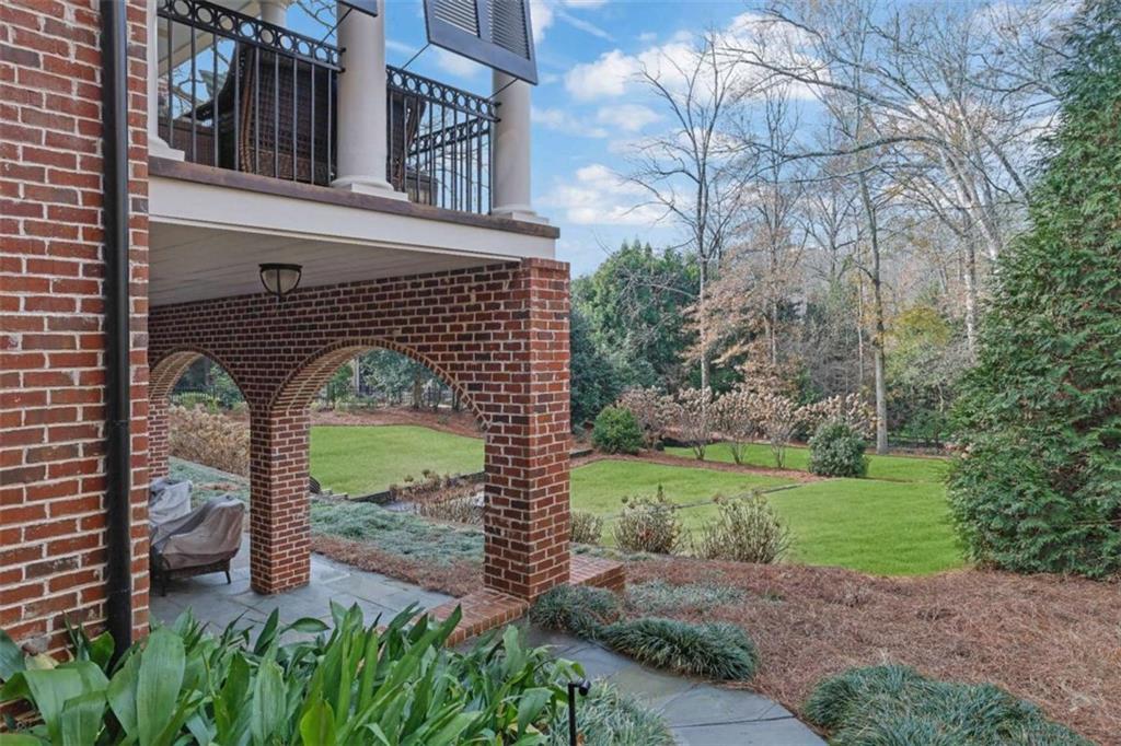 4084 Peachtree Dunwoody Road NE