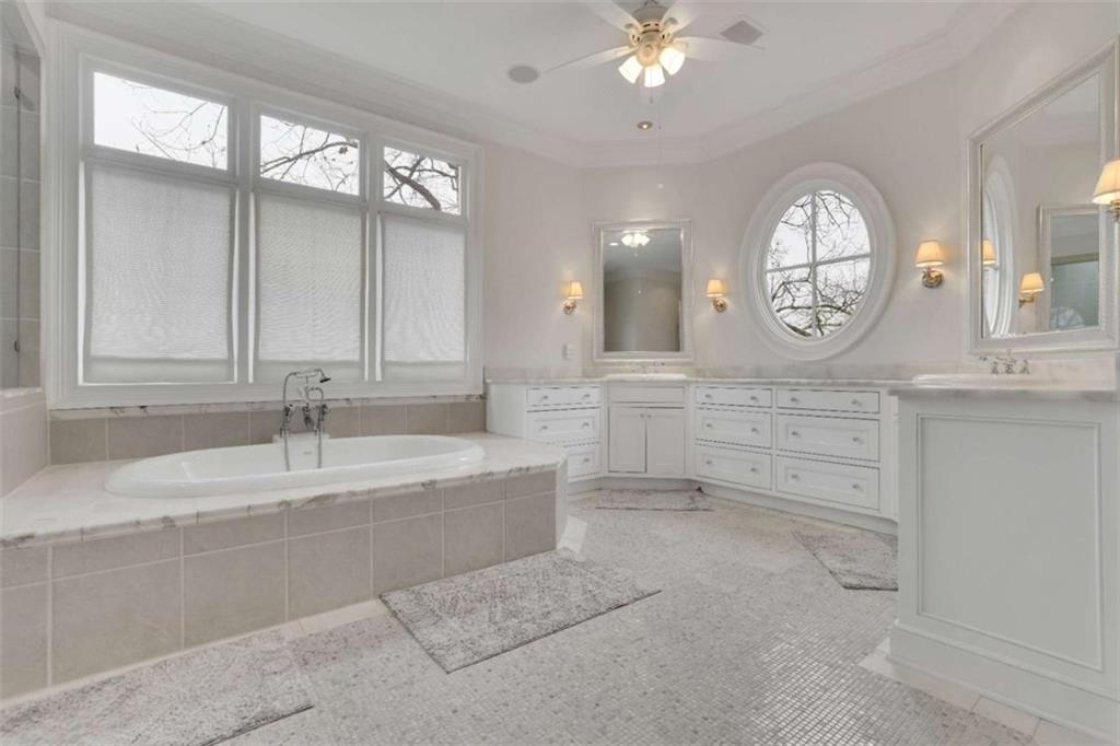 4084 Peachtree Dunwoody Road NE