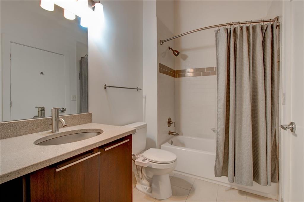 170 Boulevard SE Unit E404