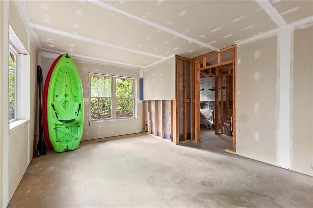 105 Holcomb Road