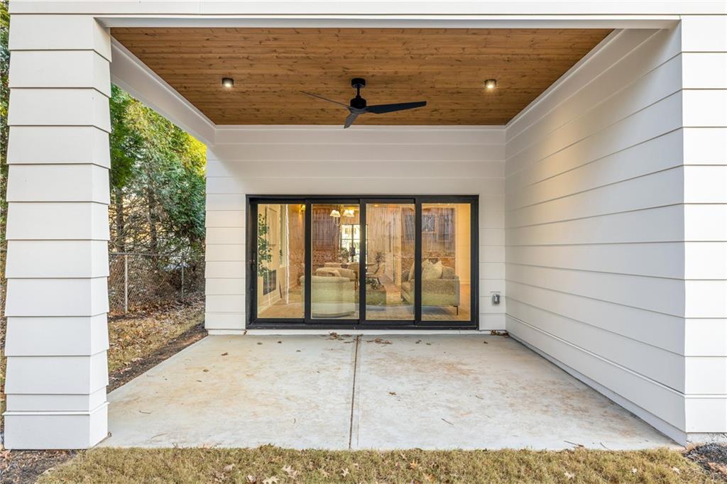 12 Montgomery Street NE