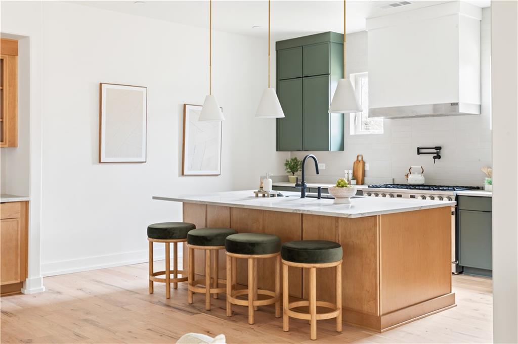 12 Montgomery Street NE