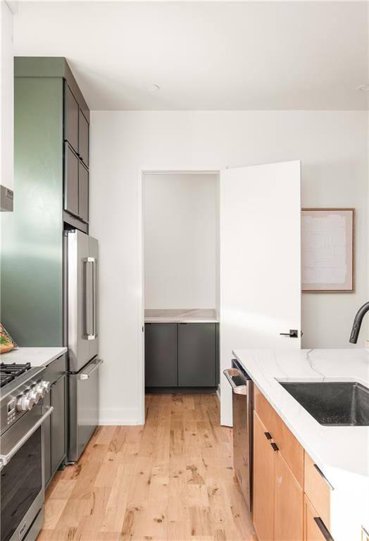 12 Montgomery Street NE