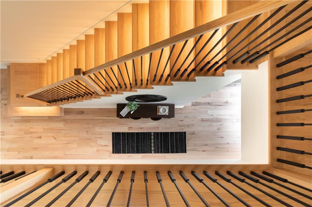 12 Montgomery Street NE