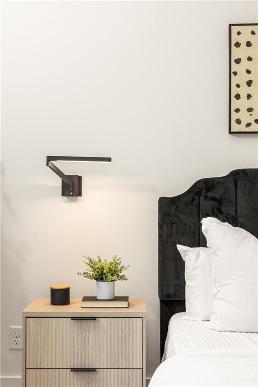 12 Montgomery Street NE