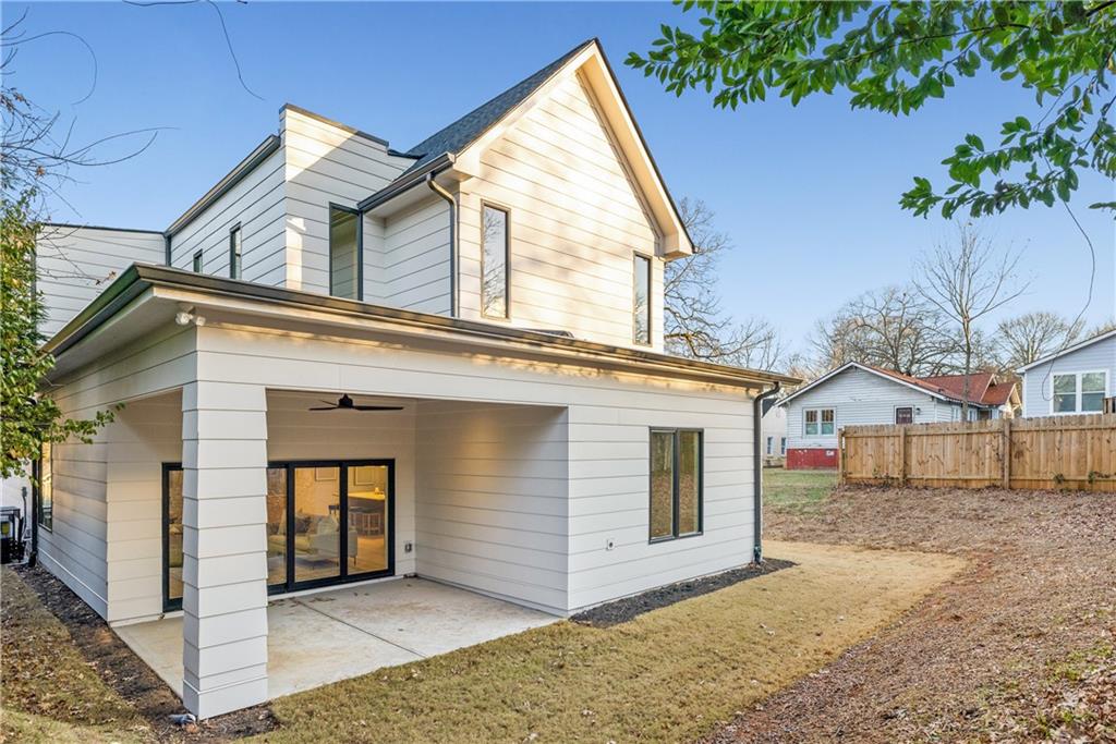 12 Montgomery Street NE