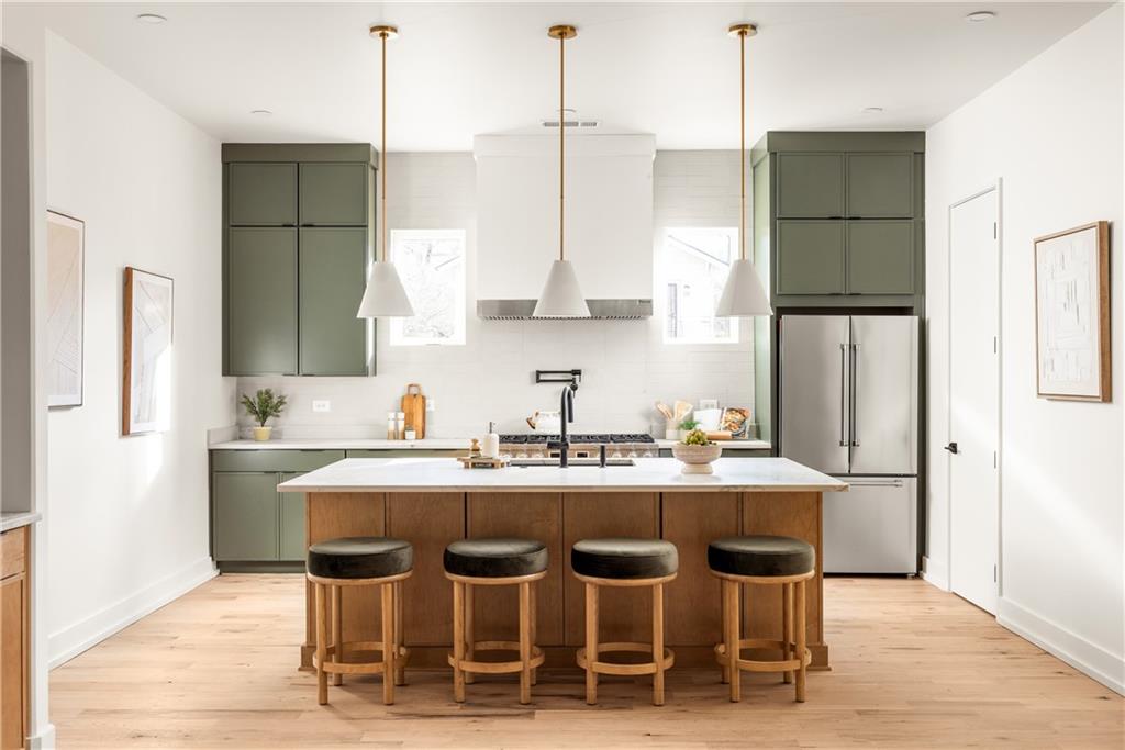 12 Montgomery Street NE