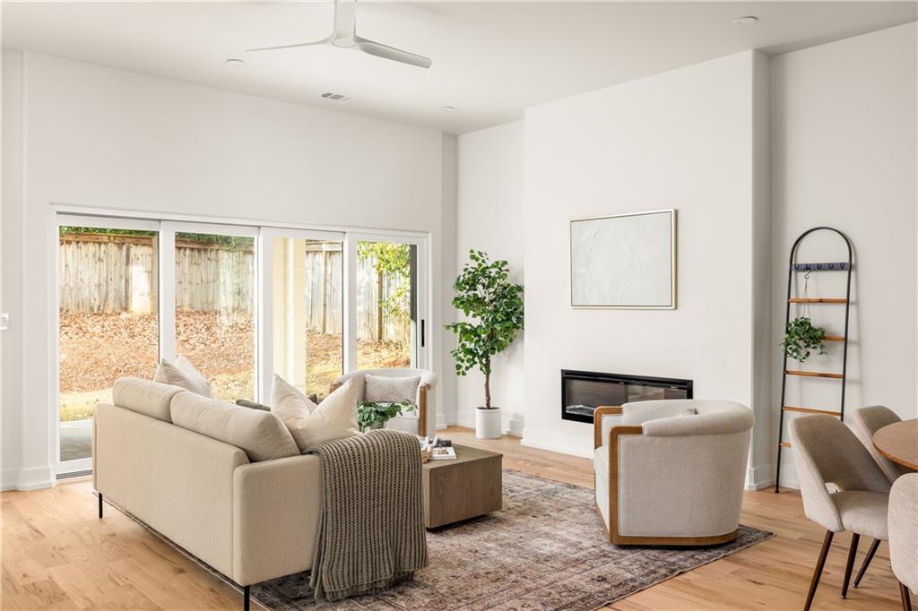 12 Montgomery Street NE