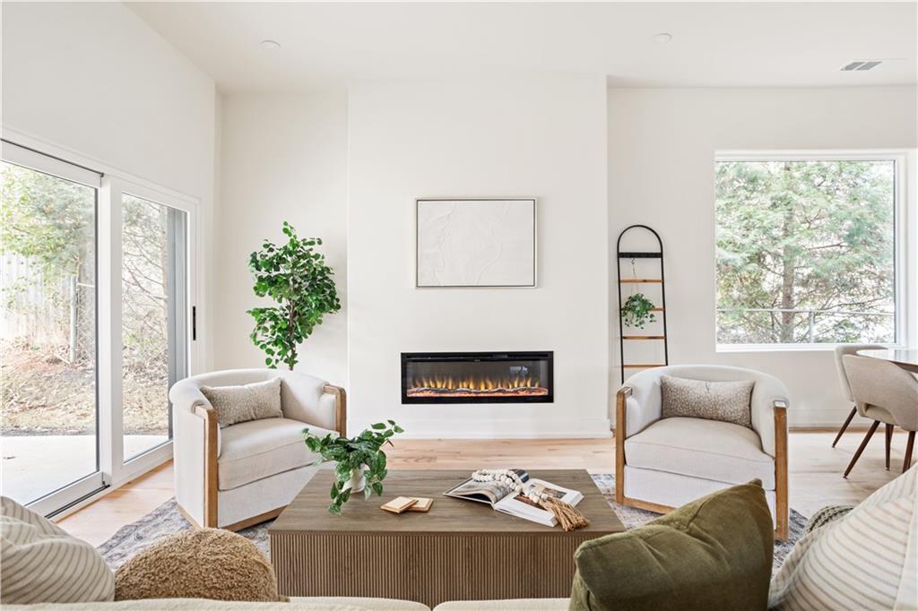 12 Montgomery Street NE