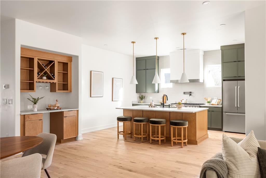 12 Montgomery Street NE