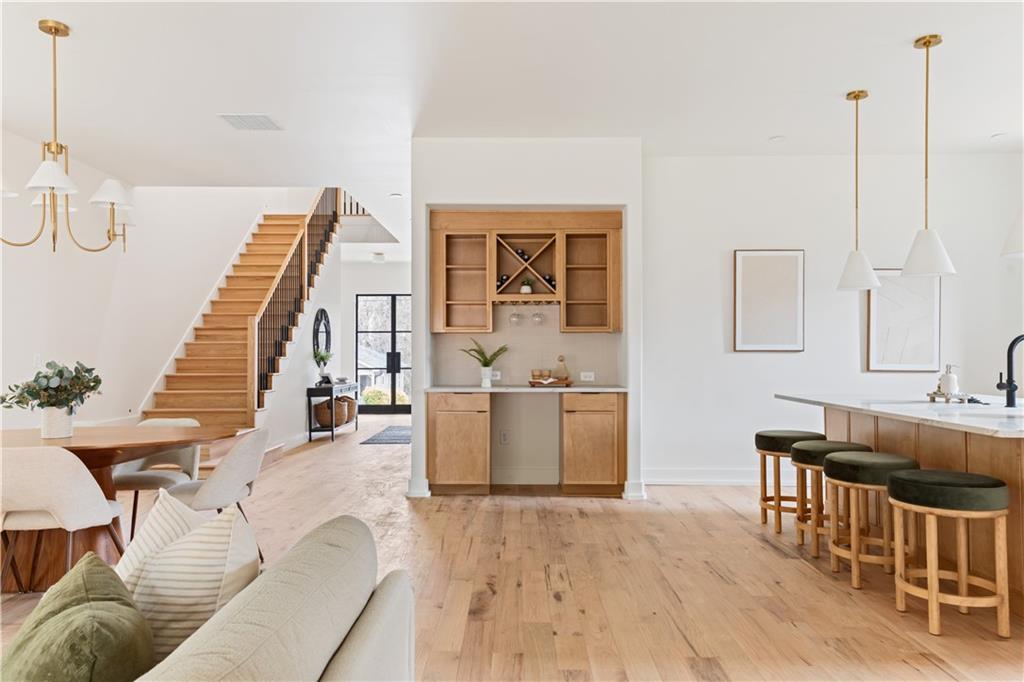 12 Montgomery Street NE