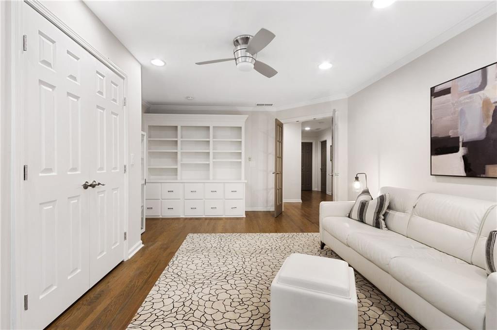 10635 N Edgewater