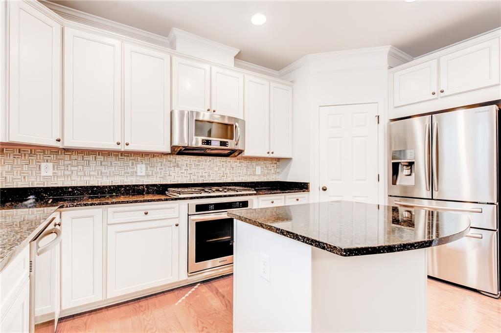 3304 Ferncliff Court