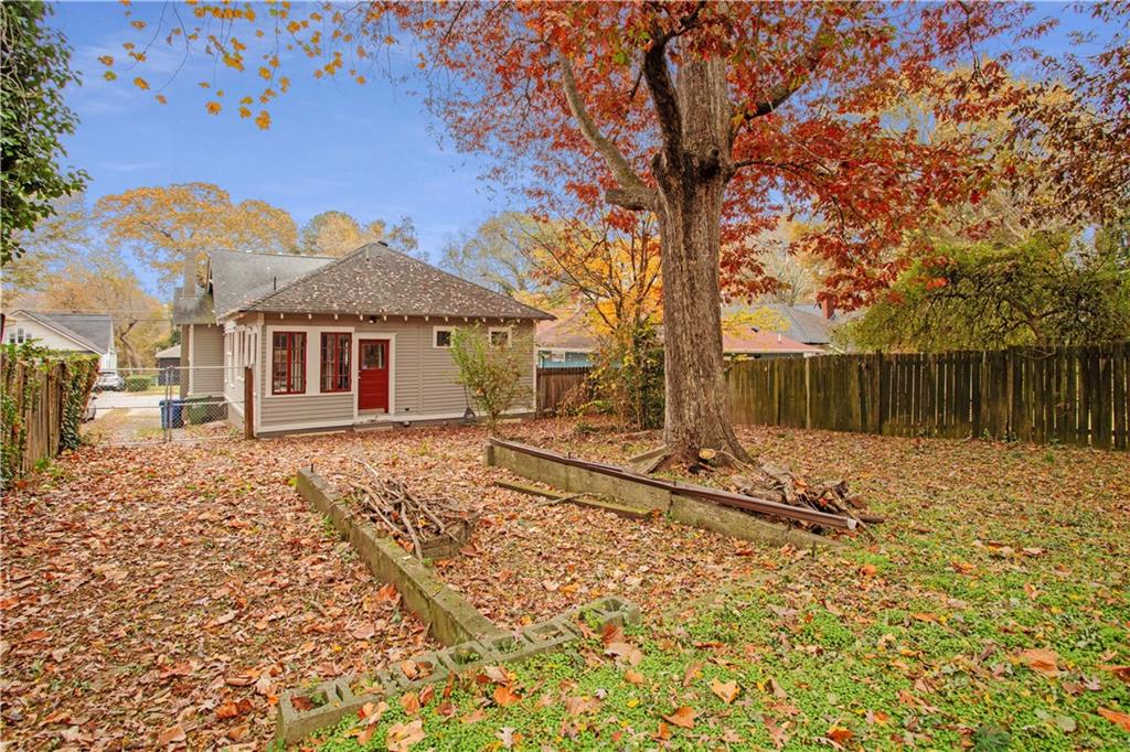 379 Mathewson Place SW