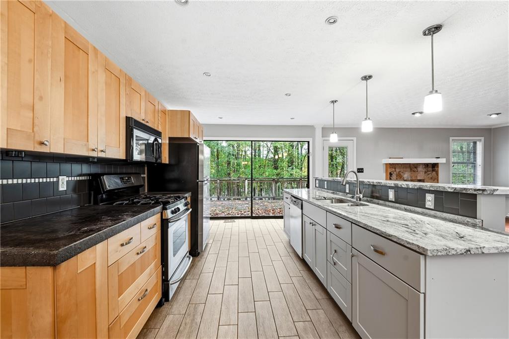 190 Crestwood Court