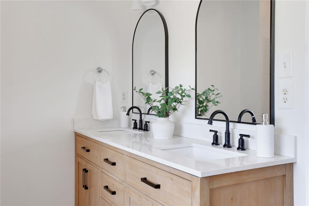 3552 Clear Creek Crossing NW