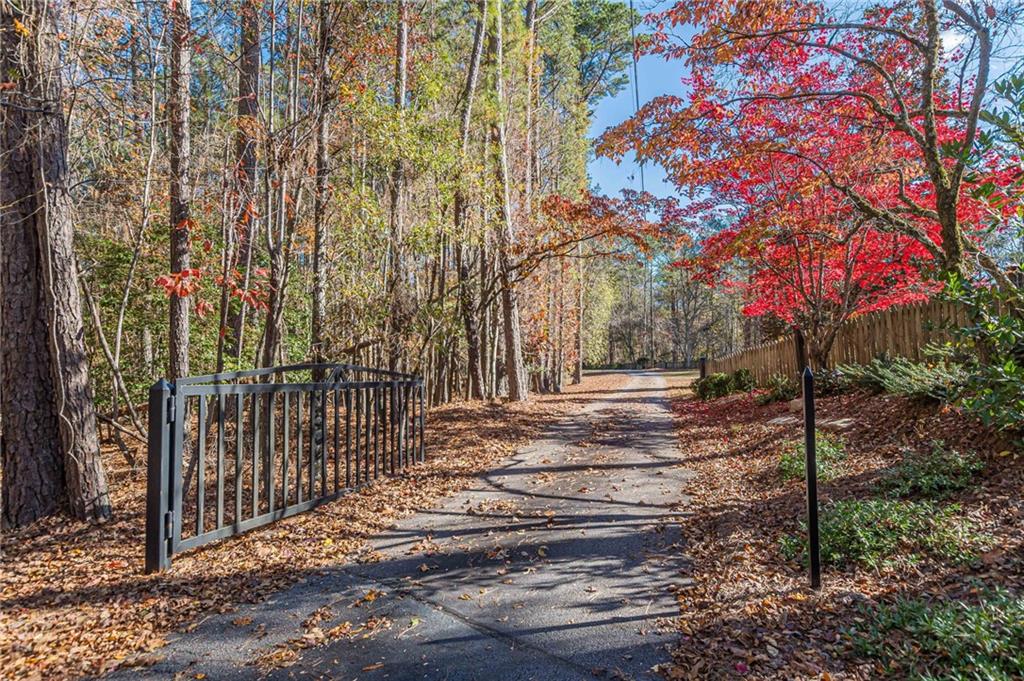 5752 W PHILLIPS MILL Road