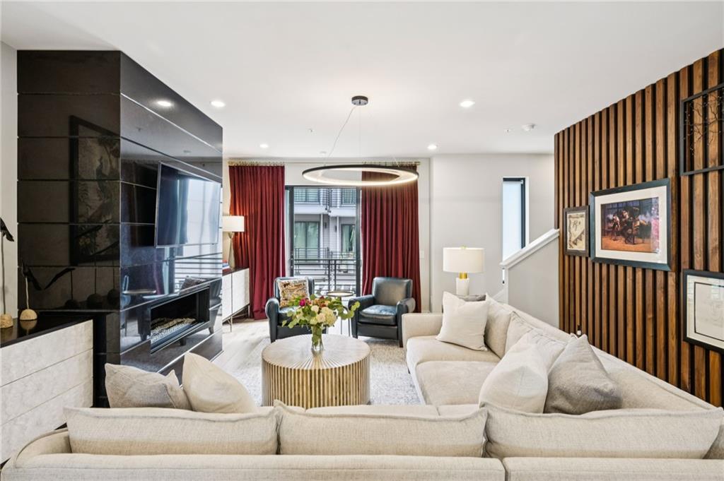 450 Plateau Place NW