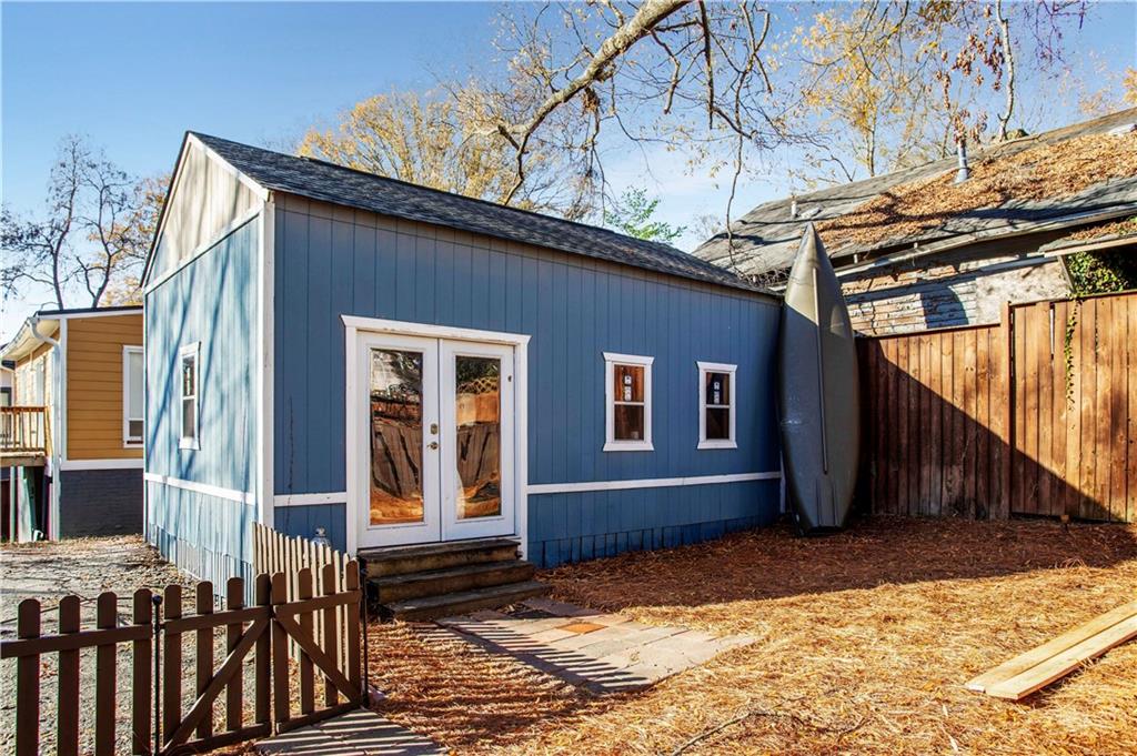 679 Lawton Street SW