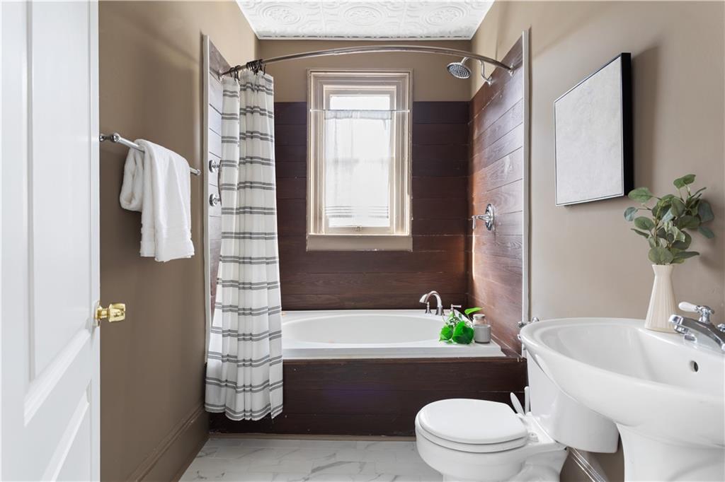 679 Lawton Street SW