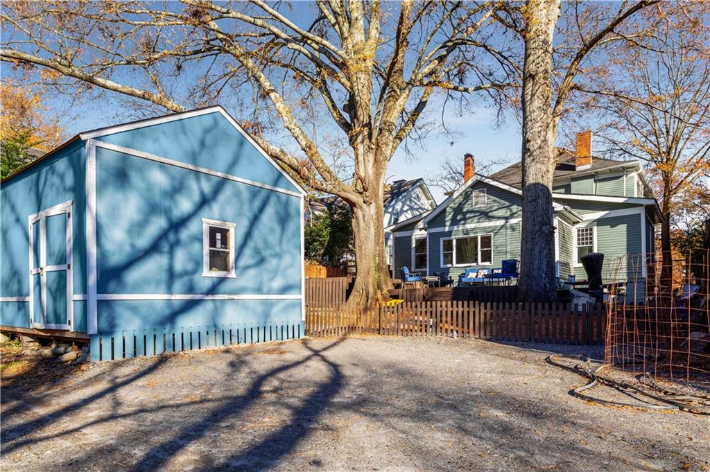 679 Lawton Street SW