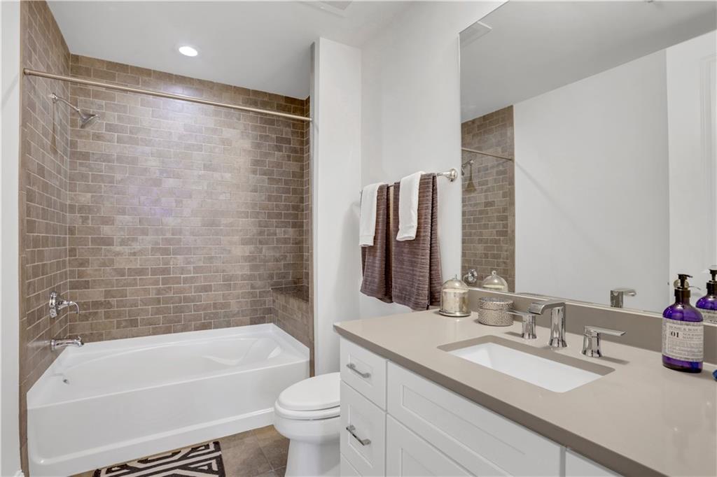 270 17th Street NW Unit 3308