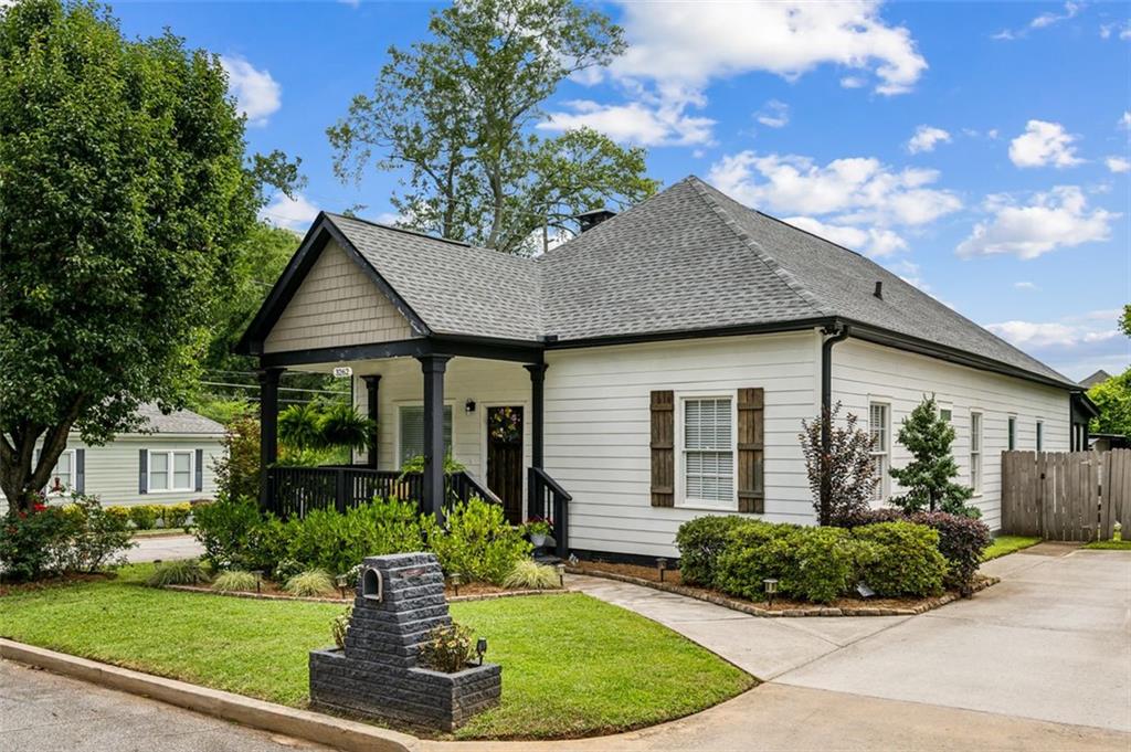 3262 Dogwood Street