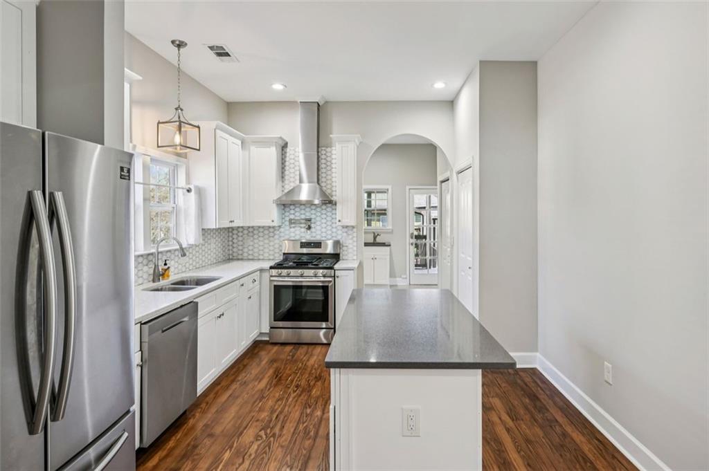 3262 Dogwood Street