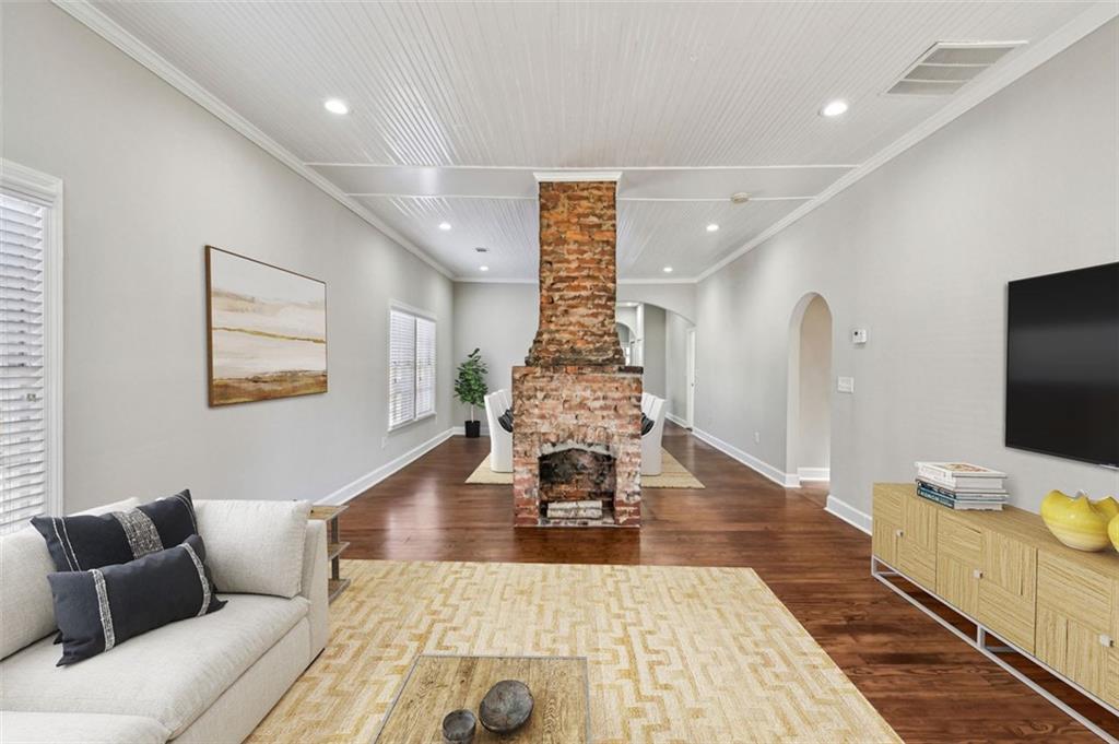 3262 Dogwood Street