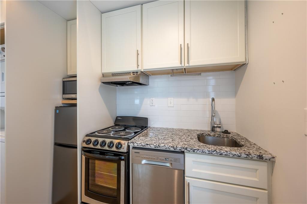 1170 Greenwich Street Unit 7