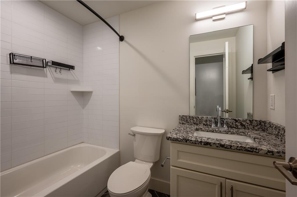 1170 Greenwich Street Unit 7