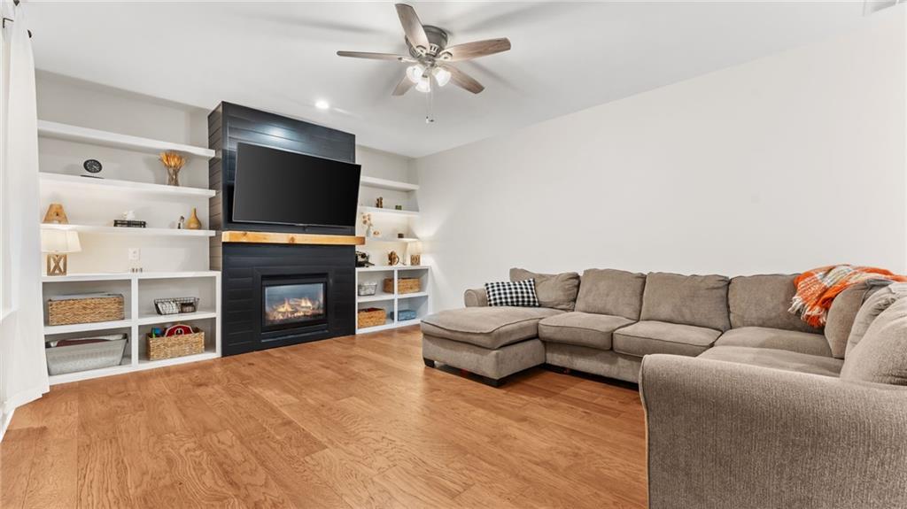 211 Woodview Lane