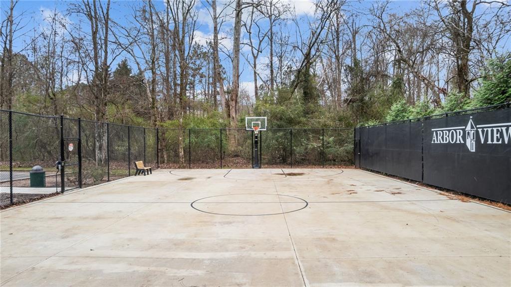 211 Woodview Lane