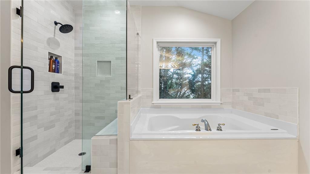 211 Woodview Lane