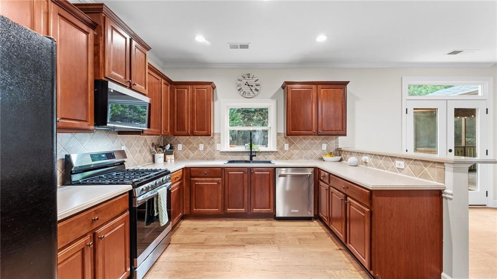211 Woodview Lane