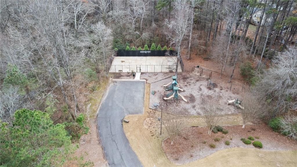 211 Woodview Lane