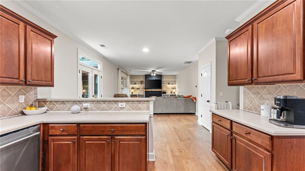 211 Woodview Lane