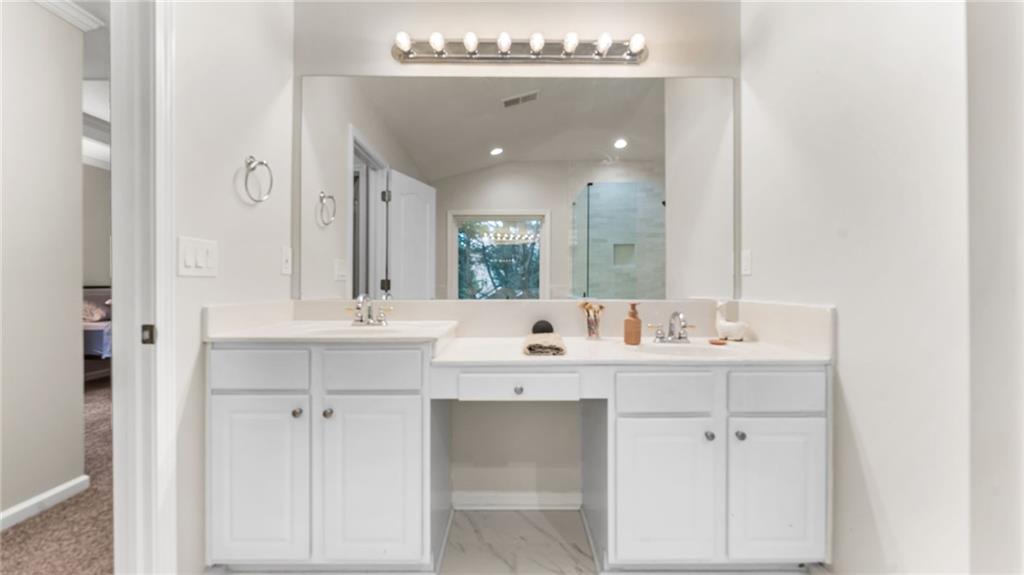 211 Woodview Lane